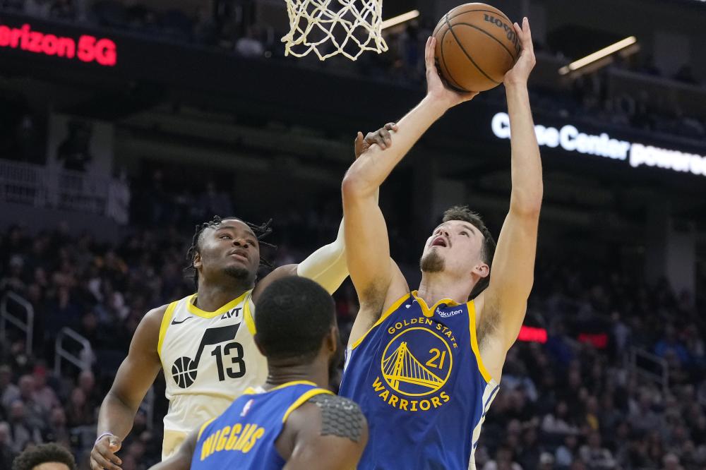 试图变线时 试图变线时